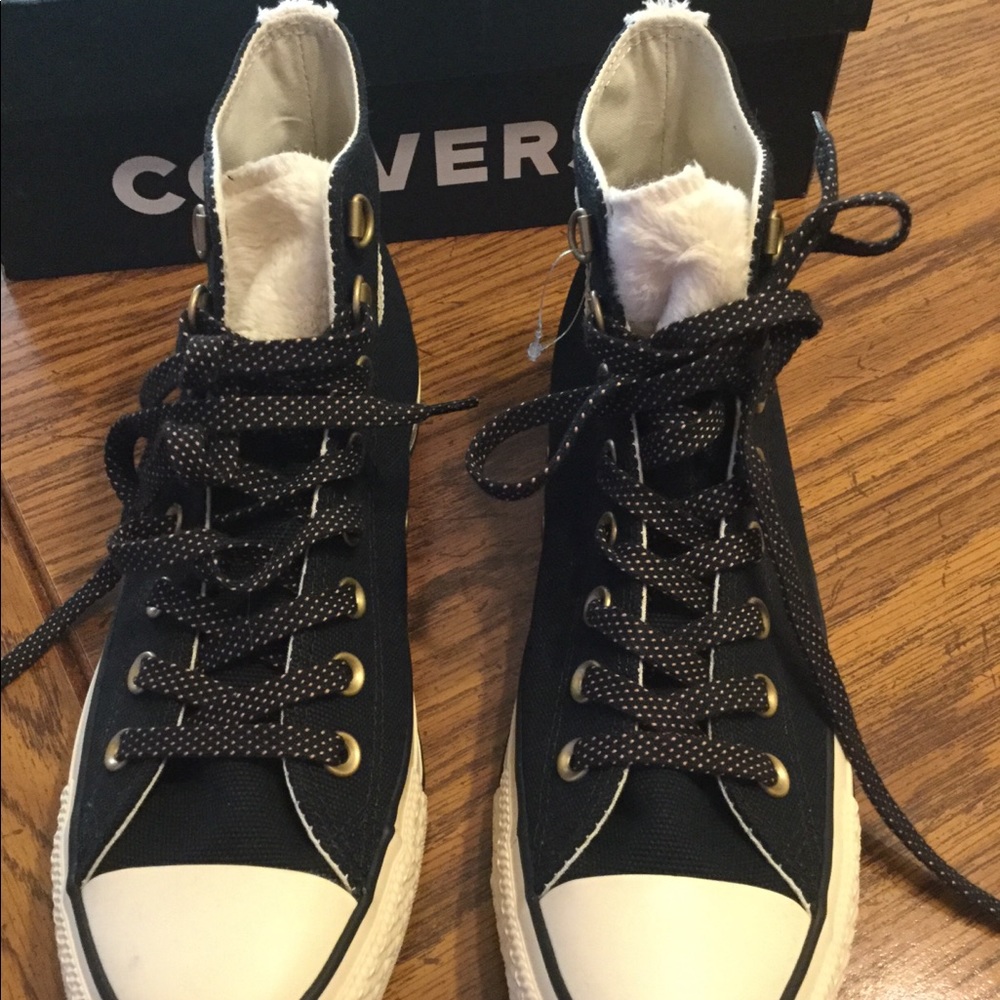 NEW !  Converse Blk/Ivory, sz. 9 . New in Box